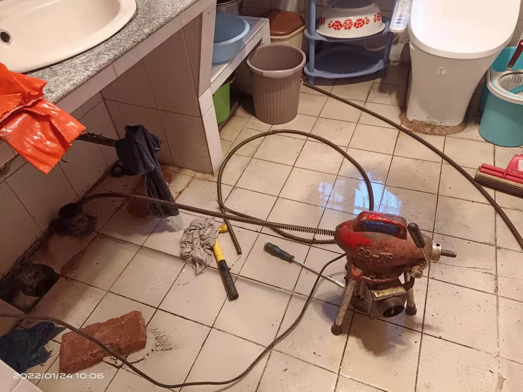 新泰疏通厨房下水道，地漏疏通